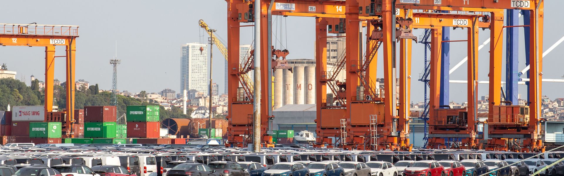 Thousands of imported vehicles are waiting at the Haydarpasa Port Customs Directorate in Istanbul.